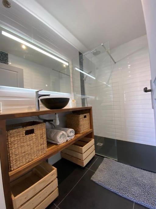 Villa Avec Jacuzzi Proche De La Mer Et Du Centre Barbatre ภายนอก รูปภาพ